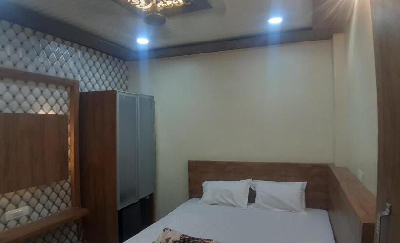 בית מלון כפרי Gupta Avenue