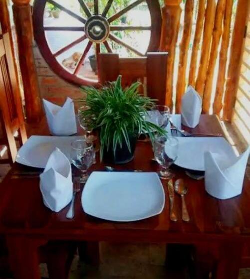 Hotelli Iluk Villa Buduruwagala