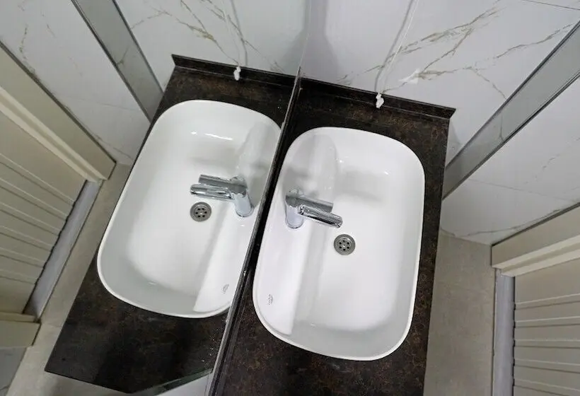 هتل Mitra