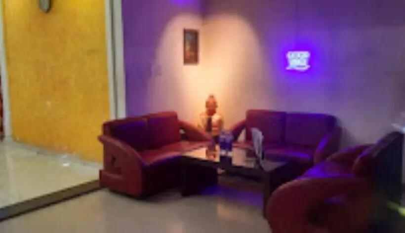 ホテル Parth Inn, Wardha
