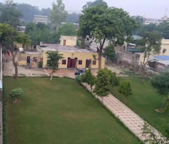 ホテル Radha Krishna Dham Beside Iskon Gowsala,vrindavan