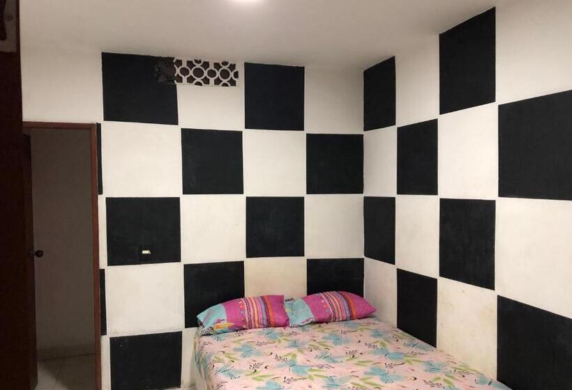 هتل Rey Leon De Oros