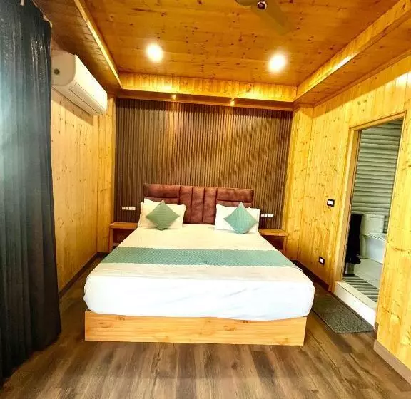 ホテル The Poplars Estate, Kasauli