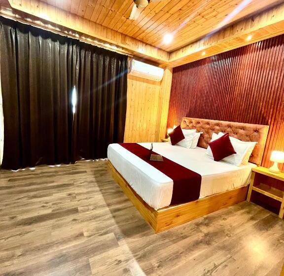 Отель The Poplars Estate, Kasauli