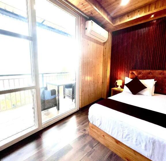 Отель The Poplars Estate, Kasauli