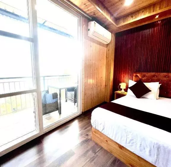 ホテル The Poplars Estate, Kasauli