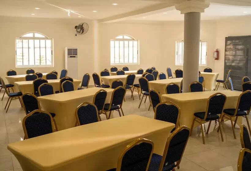 هتل Wingate Exotic