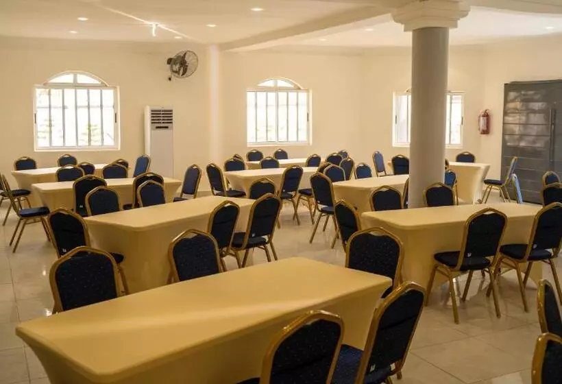 هتل Wingate Exotic