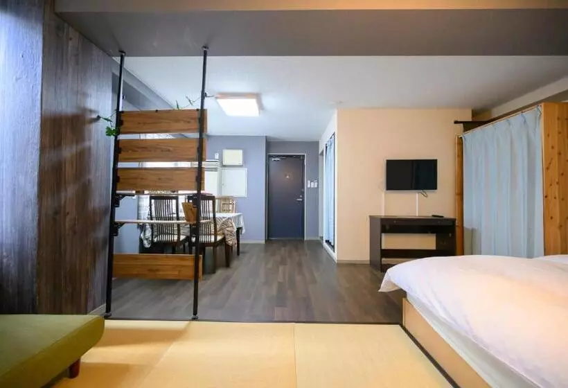 هتل Yiyihouse Shinsaibashi