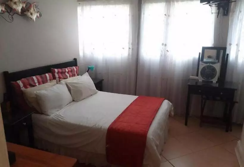 ペンション Aloe Inn Guesthouse