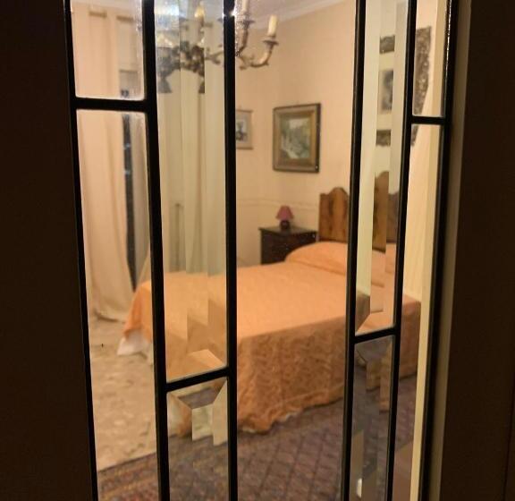 پانسیون Domus Diocleziano