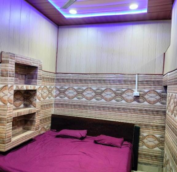 פנסיון Kanti Devi Seva Sadan