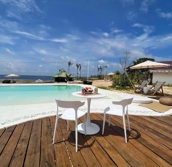 リゾートホテル Solimar Seaside Cabanas