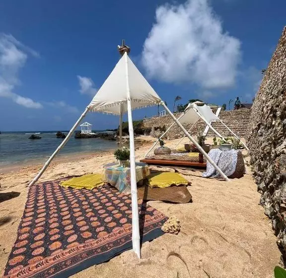 リゾートホテル Solimar Seaside Cabanas