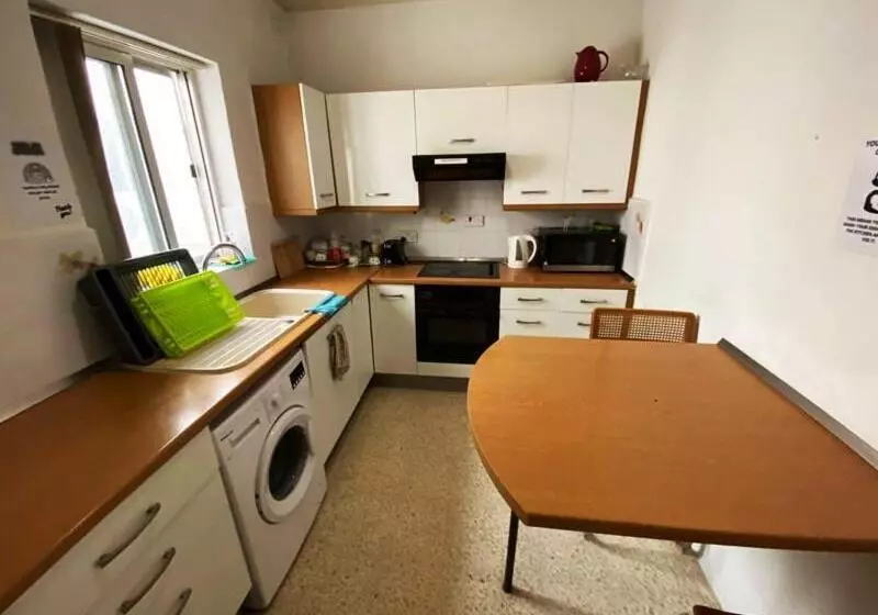 هاستل Eem Only Girls Student Residence