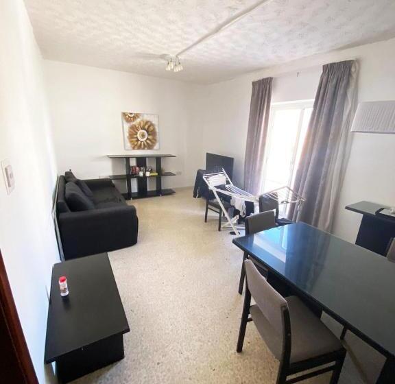 هاستل Eem Only Girls Student Residence