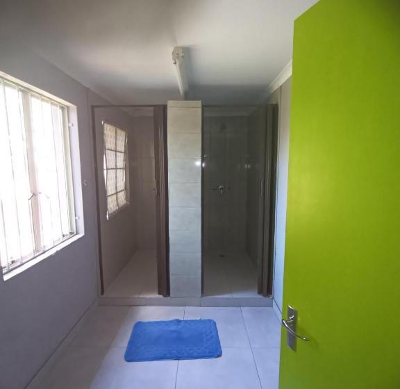 Hostel Prime Guest Inn