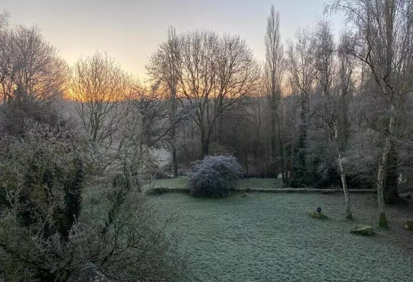 Aamiaismajoitus (B&B) Le Pont De Benneville