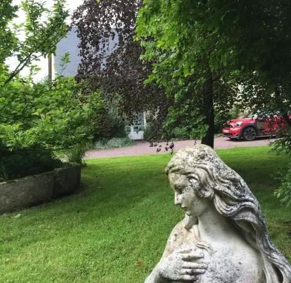 Aamiaismajoitus (B&B) Le Pont De Benneville