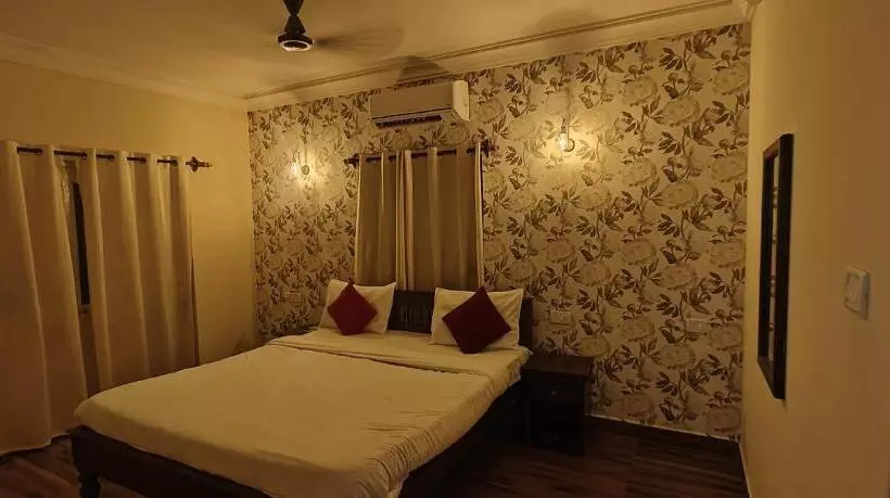 ホテル Budget Baga Beach Resort Goa