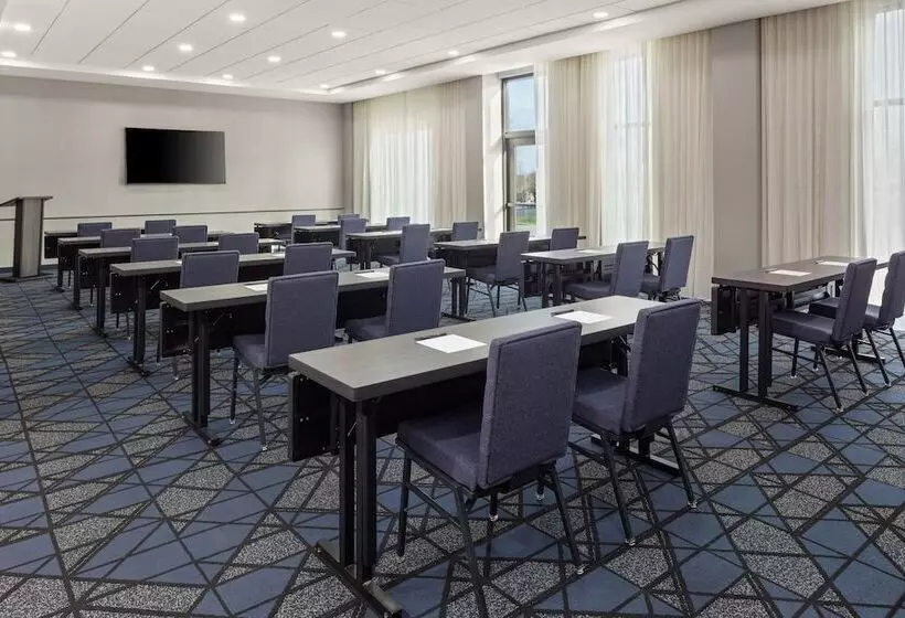 Hotelli Courtyard by Marriott Bettendorf