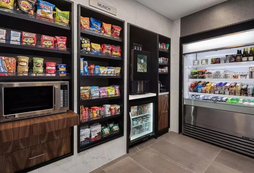 Hotelli Courtyard by Marriott Bettendorf