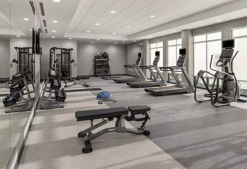 Hotelli Courtyard by Marriott Bettendorf