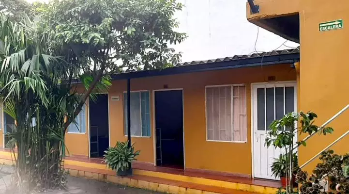 ホテル La Avenida Alojamiento