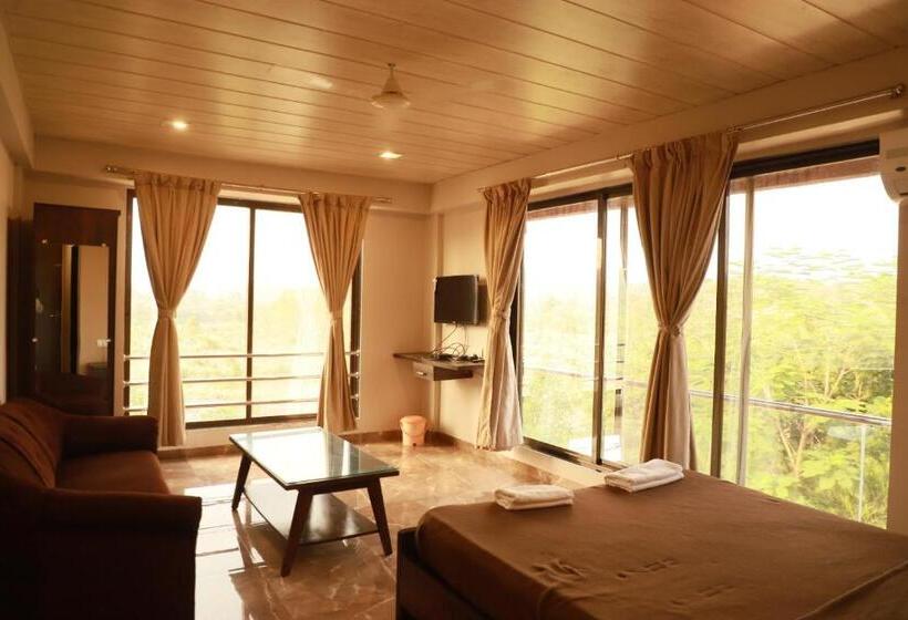 Отель Sound Rio Retreat Karjat