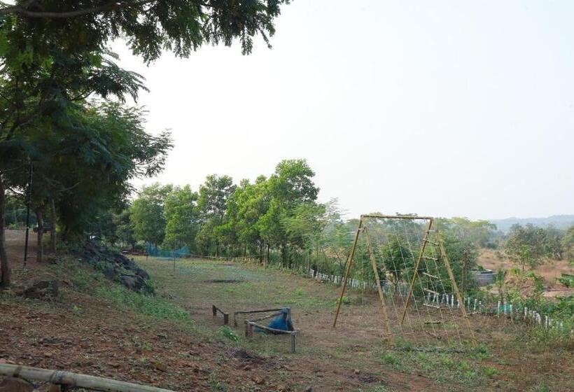 Отель Sound Rio Retreat Karjat