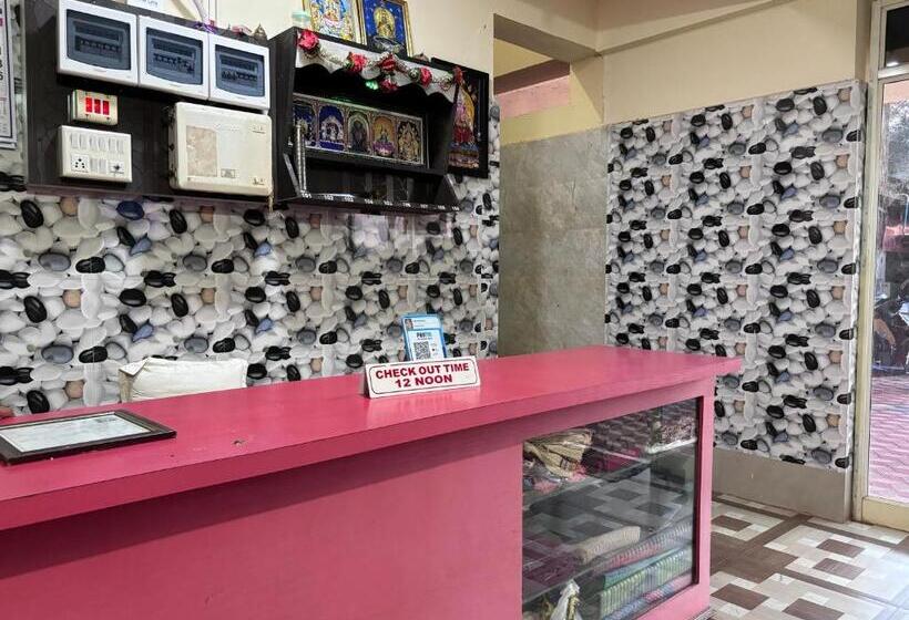 酒店 Staymaker Naik Residency