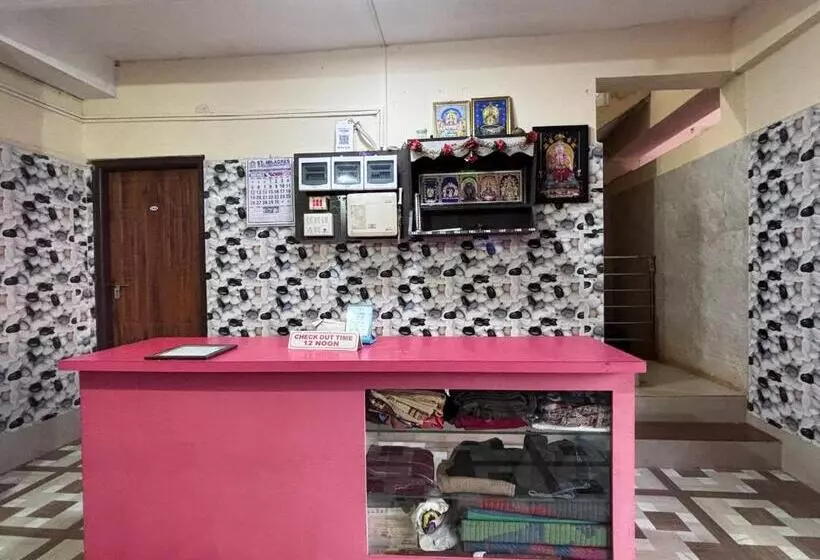Hotelli Staymaker Naik Residency