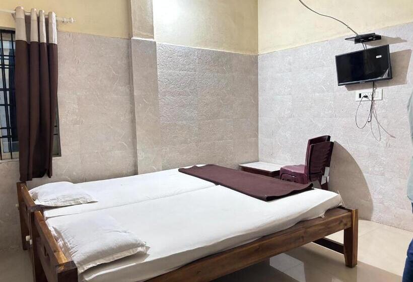 酒店 Staymaker Naik Residency