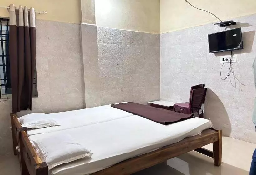 Hotelli Staymaker Naik Residency