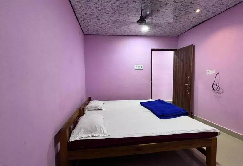 Hotelli Staymaker Naik Residency