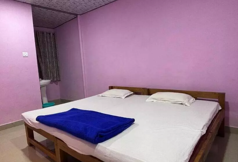 Hotelli Staymaker Naik Residency