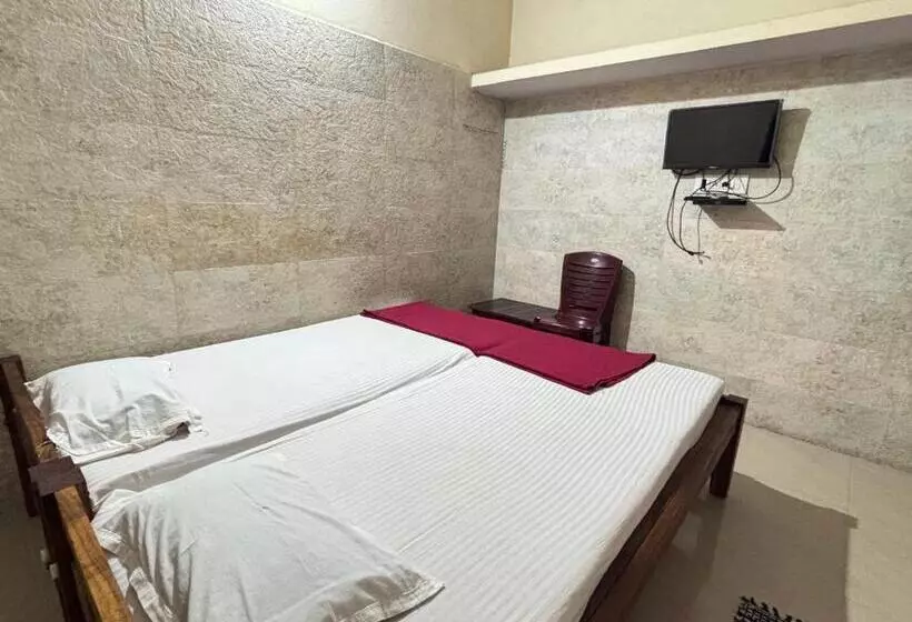 Hotelli Staymaker Naik Residency