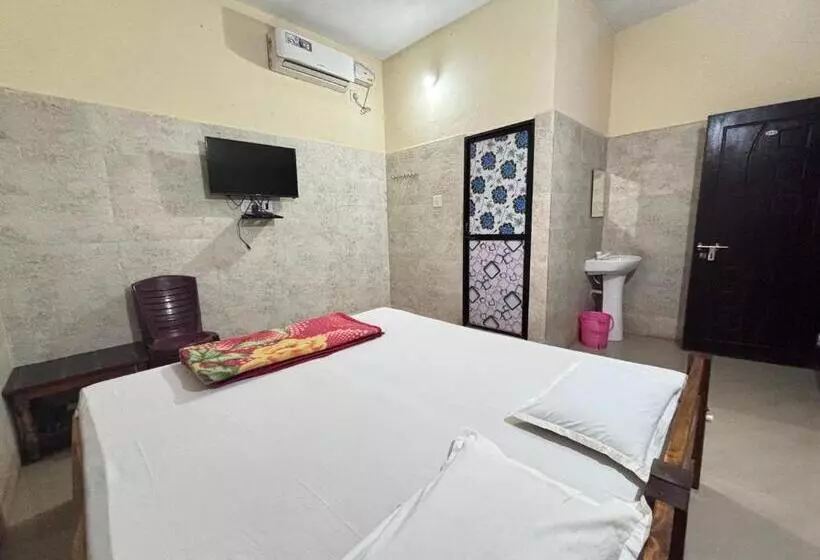 Hotelli Staymaker Naik Residency