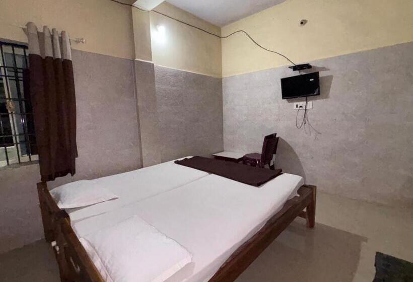 酒店 Staymaker Naik Residency