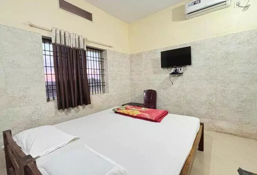 Hotelli Staymaker Naik Residency
