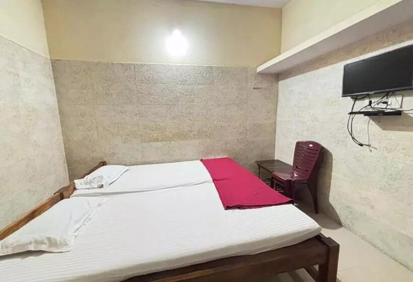 Hotelli Staymaker Naik Residency