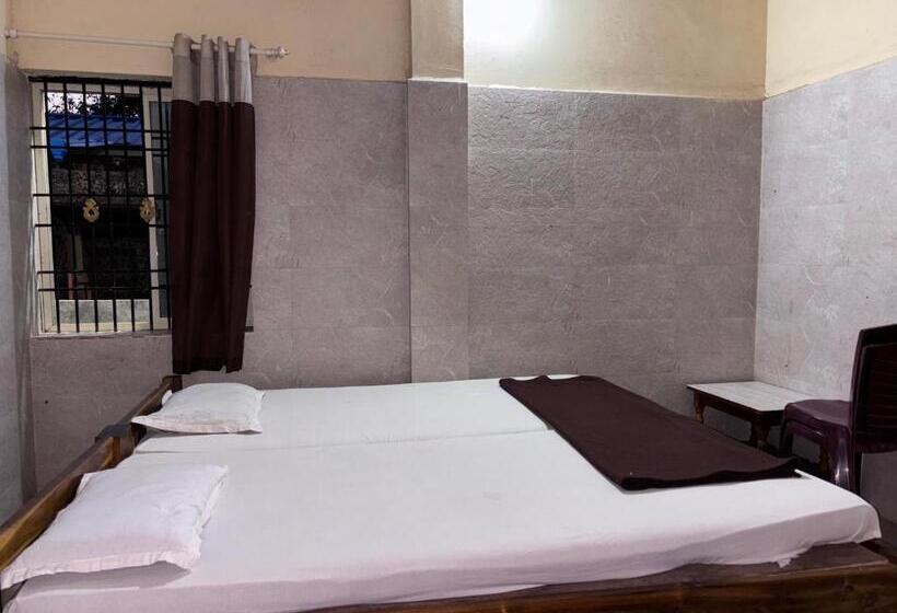 酒店 Staymaker Naik Residency