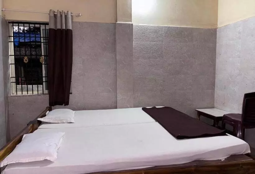 Hotelli Staymaker Naik Residency