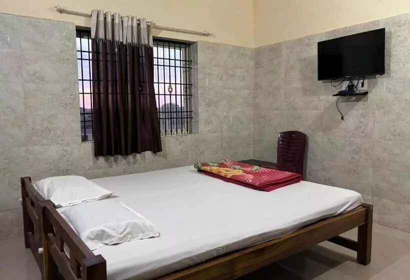 Hotelli Staymaker Naik Residency