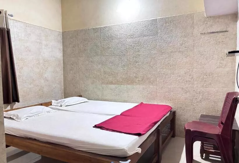 Hotelli Staymaker Naik Residency