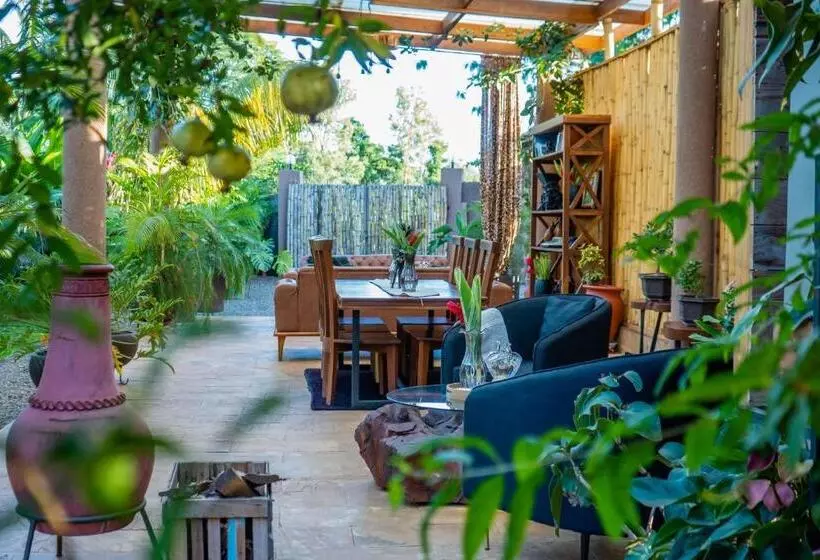 ホテル Tulivu Kilimanjaro Retreat And Campsite