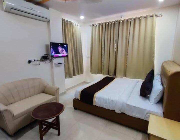 Отель White House