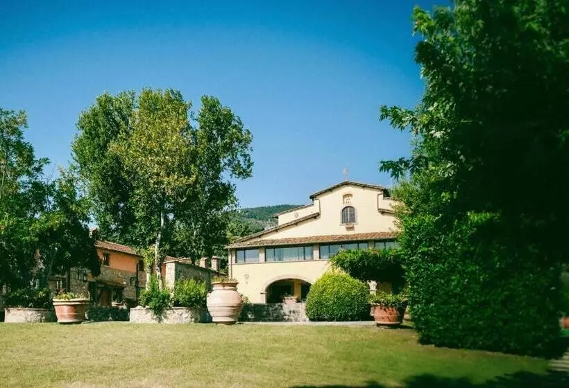 ホテル With Swimming Pool Surrounded By Greenery In San Donato Fronzano, Rooms With Air Conditioning And Br