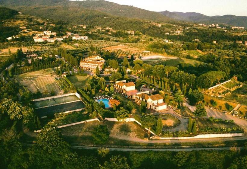 酒店 With Swimming Pool Surrounded By Greenery In San Donato Fronzano, Rooms With Air Conditioning And Br