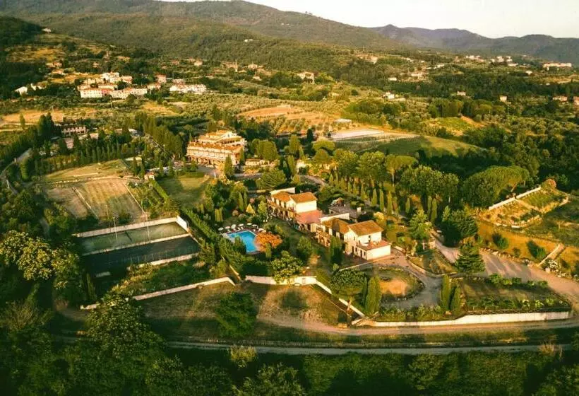 ホテル With Swimming Pool Surrounded By Greenery In San Donato Fronzano, Rooms With Air Conditioning And Br